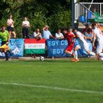 Barna Viktor (piros / Szarvasi FC 1905) megnehezítette a határozottan játszó végegyházi hátvédek dolgát