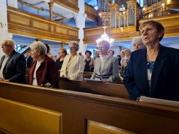 Díszdiplomát vehettek át a fél évszázada, vagy régebben végzett pedagógusok