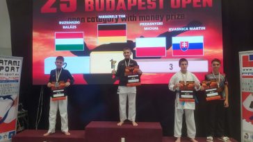 Ruzsinszki Balázs a dobogó második fokán a Budapest Openen