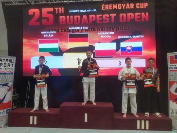 Ruzsinszki Balázs a dobogó második fokán a Budapest Openen