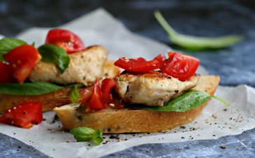 Pulykahúsos bruschetta