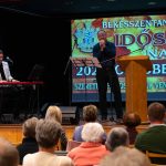 Berecz Zsolt és Máté József Máté Péterről szóló előadással köszöntötték Békésszentandráson az időseket