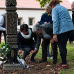 Koszorúzás és gyertyagyújtás Békésszentandráson 2022. október 6-án a szabadságharc vértanúinak emlékére