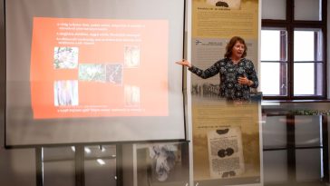 Dr. Valkovszky Noémi előadása nyitotta a Múzeumok Őszi Fesztiválja 2022-es programsorozatát a Tessedik Sámuel Múzeumban