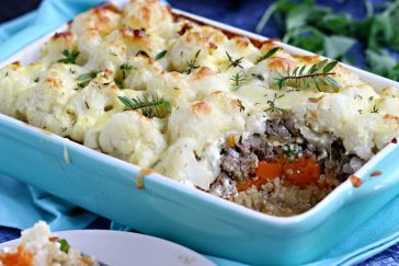 Pulykás rakott karfiol sütőtökkel és quinoával