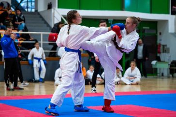 Az idősebbek között már egyre okosabb küzdelmekre került sor.