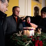 Pentaller Attila meggyújtja a második adventi gyertyát