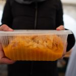 Töltött káposzta 1500 gombóccal jutott a 350 jogosult családhoz karácsony előtt a Emberöltő Alapítvány és a Szarvasi Család és Gyermekjóléti Központ jóvoltából