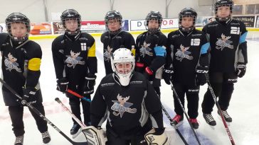 A Szarvasi Jégkorong SE U12-es játékosai Makón