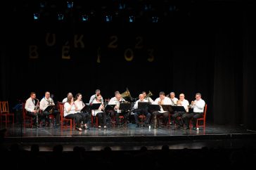 Szarvas Város Fúvószenekara és a Szarvasi Rezesbanda adott vidám évbúcsúztató koncertet 2022. december 29-én