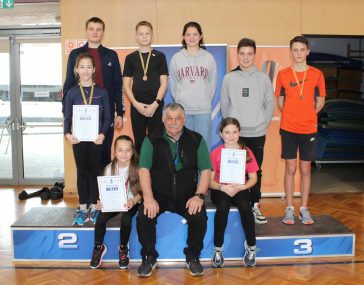 Bátor György edző és csapata a Héraklészen