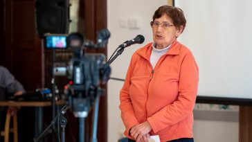 Bődi Mária Áprily Lajos: Tavasz a Házsongárdi temetőben című versét hozta el hallgatóságának.