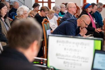 A békéért imádkoznak a szarvasi és békésszentandrási felekezetek tagjai 2023. április 12-én.