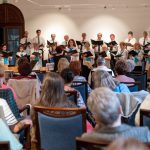 A Melis György Vegyes Kamarakórus fellépése a Tessedik Sámuel Múzeumban 2023. május 20-án.