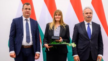 Dr. Hanyecz Katalin Pro Natura Díjat vehetett át Nagy István agrárminisztertől.