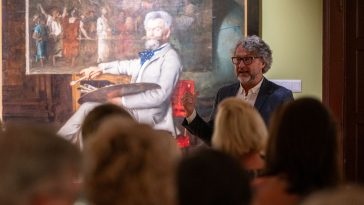 Bősze Ádám szubjektív tárlatvezetése zárta a MUZÉJ 2023-at Szarvason.