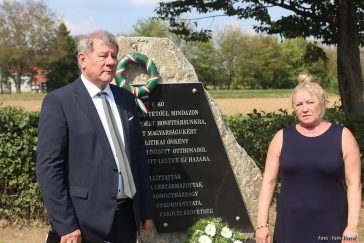 Fáth József polgármester és dr. Lipcseiné Czifra Magdolna.