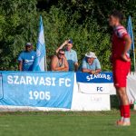 Takaréklángon a szarvasi ultrák az ESMTK négygólos vezetésénél.