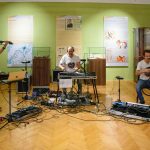 Az InFusion Trió tagjai: Izsák Farkas, elektromos hegedű, billentyű; Weisz Nándor, elektromos dobok, vokál; Simkó-Várnagy Mihály, eletromos cselló, basszusgitár.