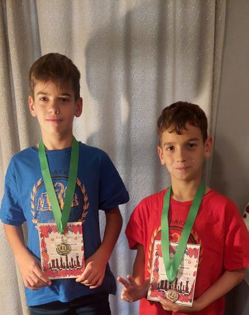 Huszár Ádám és testvére, Máté.