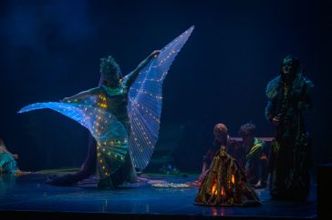 Doja, a cigánytündér szerepében Balázs Henrietta, Zurkoját Eva Javorská alakította.