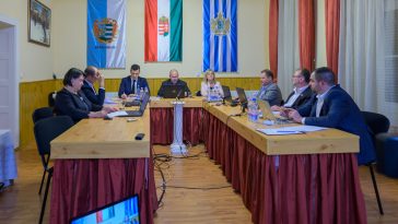Ülésezik Békésszentandrás Nagyközség Önkormányzata képviselő-testülete 2023. december 11-én.