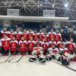 A szűk U14-es nemzeti keret. Ardai Virág nemzeti színű mezben az álló sorban balról a 7.