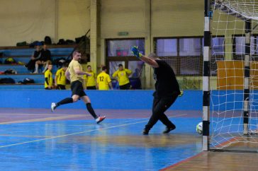 Altmann Roland gólja a Lesz ami lesz ellen.