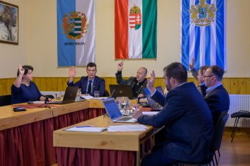 A képviselők egyhangú döntése mellett került elfogadásra Békésszentandrás 2024-es költségvetése 2024. február 26-án, hétfőn.