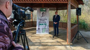 Dr. Gyuricza Csaba, a Magyar Agár és Élettudományi Egyetem rektora a Szarvason 2024. március 6-án tartott sajtótájékoztatón.