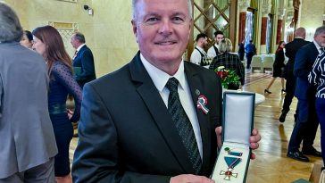 A Magyar Érdemrend lovagkereszt polgári tagozat kitüntetésben részesült dr. Melis János, Szarvas város címzetes főjegyzője.