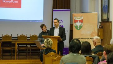 A KDNP március 12-i közéleti estjének Azbej Tristan volt a vendége.