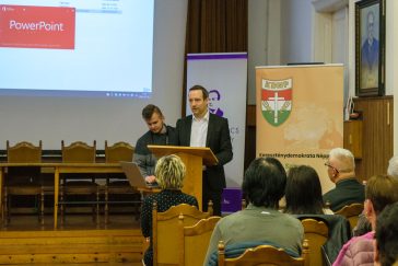 A KDNP március 12-i közéleti estjének Azbej Tristan volt a vendége.