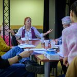 Dr. Dósa Zsuzsa a Szerelem 2024. március 20-i olvasópróbáján instruál.