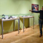 Szklenár Tamás kiállításának előadással egybekötött megnyitóján május 11-én a Tessedik Sámuel Múzeumban.