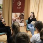 Kollár Betti és házigazdája, Lestyan-Goda Sára.