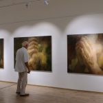 Ruzicskay György „Teremtő kezek” című sorozatából nyílt kiállítás a Ruzicskay Alkotóházban.