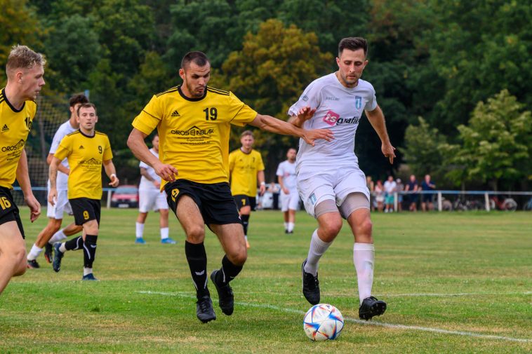 Furár Róbert emberhátrányból szerzett bombagóljával vezetett a Szarvasi FC 1905 a Nagyszénás SE ellen.