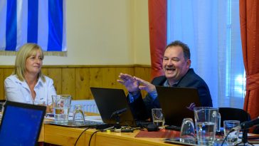26 év után távozik a testületből Hévizi Róbert.