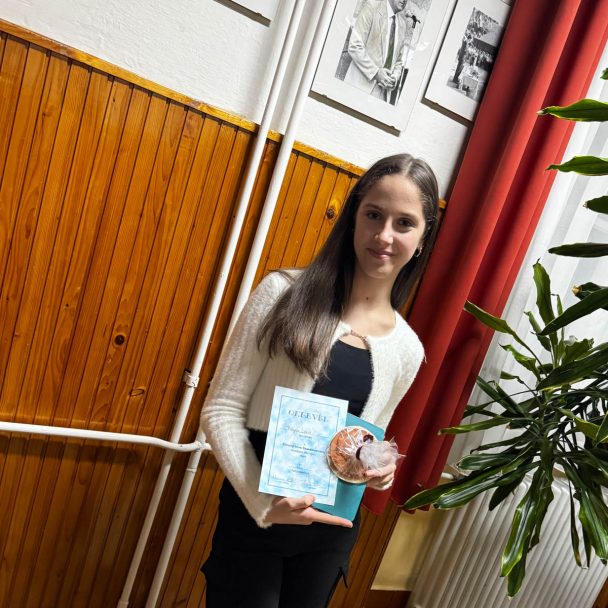 Simonyi-díjas Palyov Lara, a Gyakorlóintézmény tanulója.