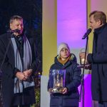 Závoda Ferenc képviselő megérkezik a betlehemi lánggal.