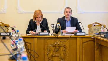 Sajtótájékoztató keretében számolt be két témáról Hodálik Pál, Szarvas polgármestere és Horváthné dr. Kepenyes Edit aljegyző február 25-én.