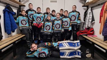 A Szarvasi Jégkorong SE U12-es csapata a szezon utolsó mérkőzésére Óbudára utazott.