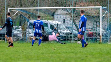 A 0-0-lal zárult első félidőben három kapufát lőtt a Jamina, a többit fogta Szabó Attila.