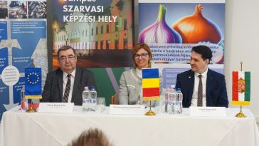 Bodnár Károly projektkoordinátor, dr. Andreea Adriana Petcov projektmenedzser (Temesvári I. Mihály Király Élettudományi Egyetem) és dr. Bozán Csaba projektmenedzser (MATE).