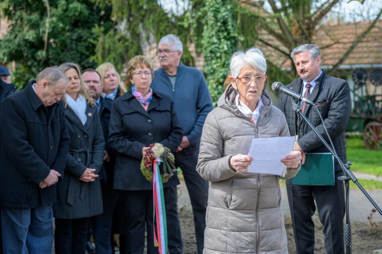 Antal Piroska csecsemőkorában került családjával kitelepítésre.