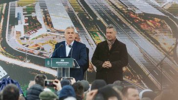 Orbán Viktor beszédet monda az M44 gyorsforgalmi út az M5 autópálya és Szentkirály közötti szakaszának átadóján.