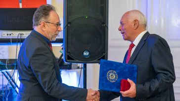 Egy újabb Szarvasi Oscar is gazdára talált. Fekete Péter részére Bődi János elnök adta át az aranyplakettet.