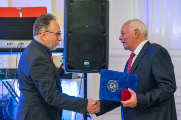 Egy újabb Szarvasi Oscar is gazdára talált. Fekete Péter részére Bődi János elnök adta át az aranyplakettet.