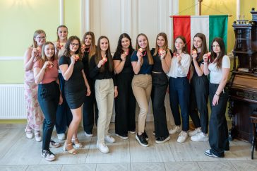 A csapat tagjai: Majoros Flóra, Szöllősi Petra Paula, Száva Fanni Sára, Skorka Emma Anna, Fodor Nikolett, Pusztai Liza, Benke Noa Zóra, Kulasák Renáta Krisztina, Csillik Mónika, Kiszel Adrienn, Molnár Molli, Lipcsei Flóra. A fotóról hiányzik: Závoda Kata, Volkova Alina, Tímár Lea.